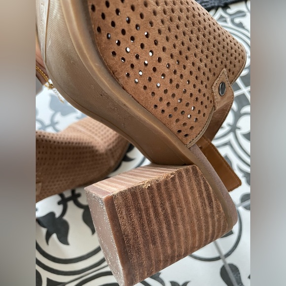 Franco Sarto leather heels size 7.5 - Picture 7 of 7